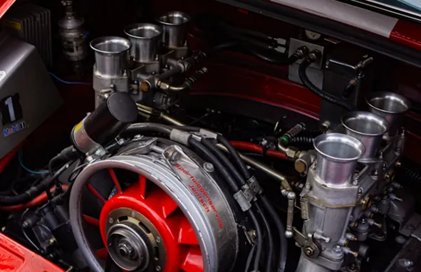A mecânica do IRPFM - motor de carro esportivo